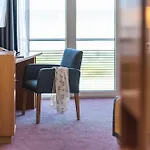 Hotel Strand-hotel Huebner 4*