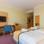 Strand-hotel Huebner Hotel 4*