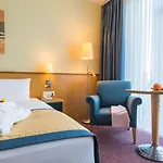 Strand-hotel Huebner Hotel 4*