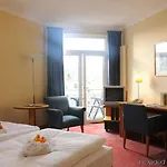 Strand-hotel Huebner Hotel