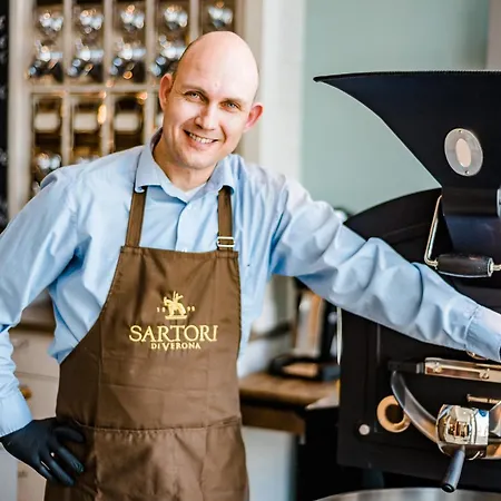 Ξενοδοχείο Strand-hotel Huebner 4*