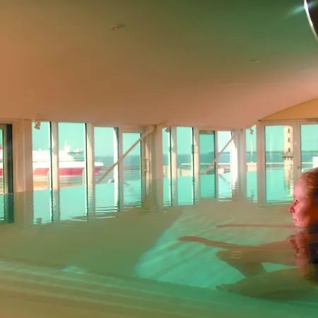 Strand-hotel Huebner Ξενοδοχείο 4*