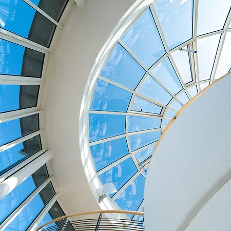 Ξενοδοχείο Strand-hotel Huebner 4*