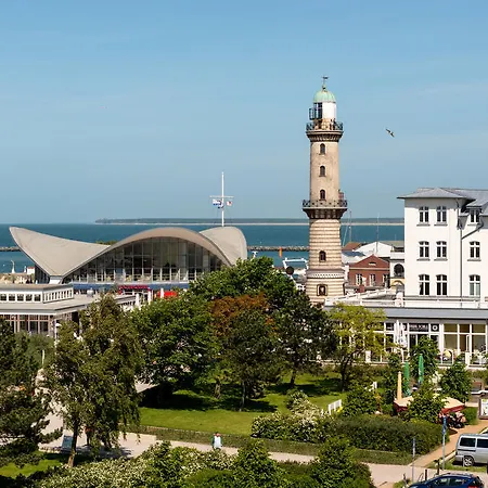 Ξενοδοχείο Strand-hotel Huebner 4*