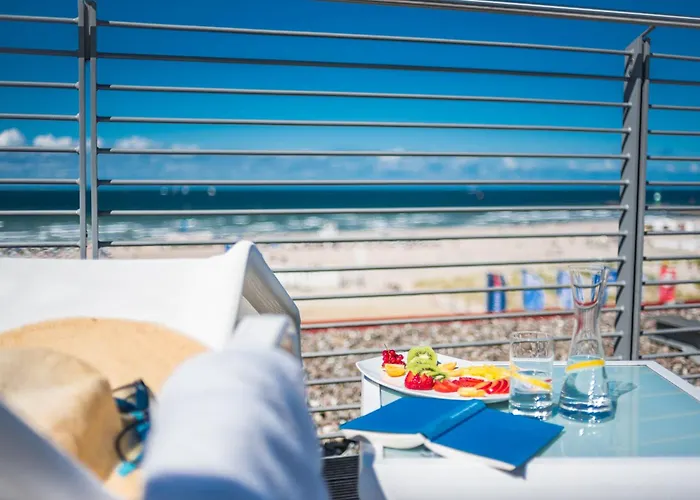 Strand-hotel Huebner 4*