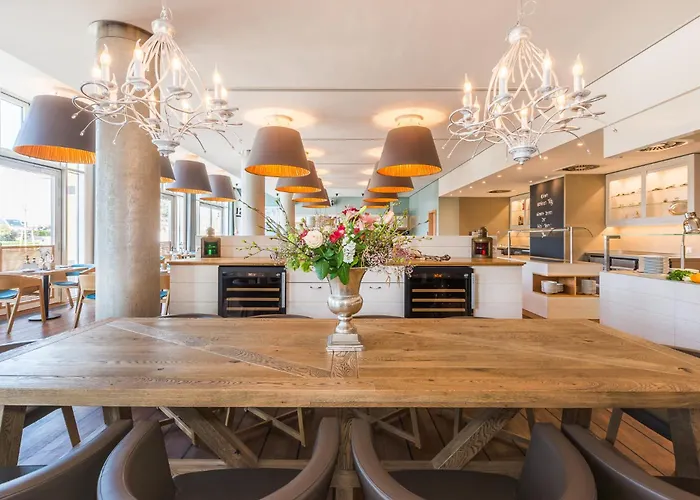 Strand-hotel Huebner Отель Росток