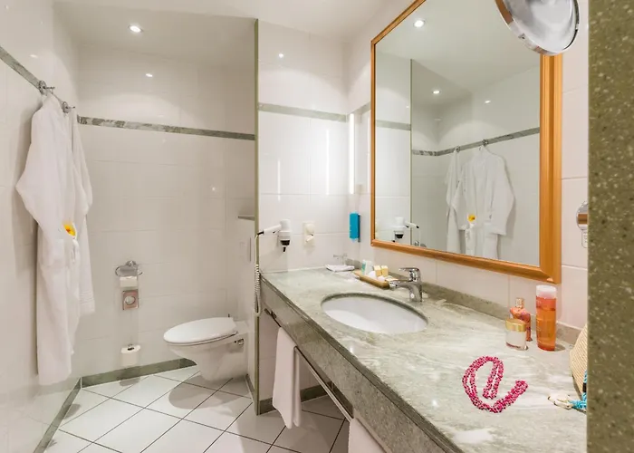 Отель Strand-hotel Huebner Росток