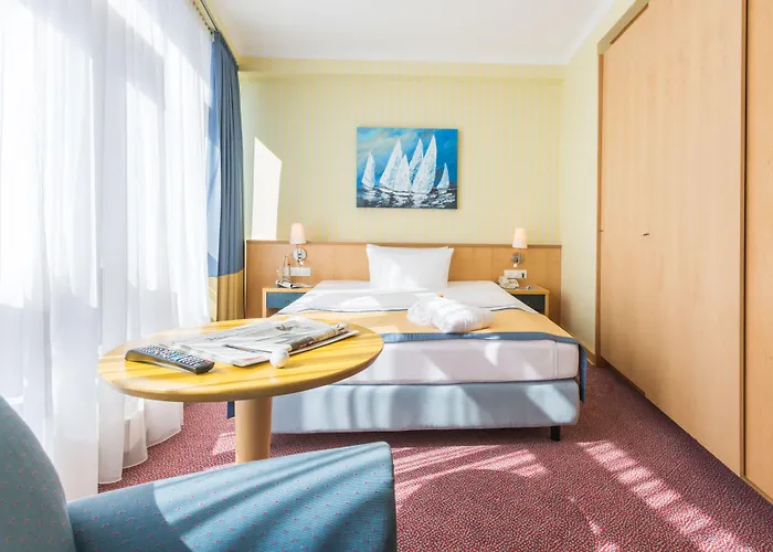 Strand-hotel Huebner Отель 4*