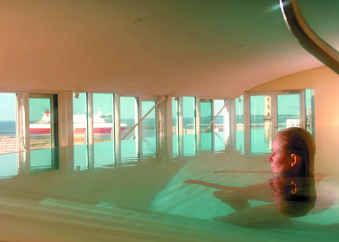 Strand-hotel Huebner Ξενοδοχείο 4*