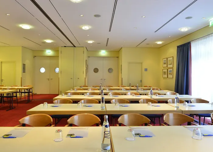 Strand-hotel Huebner Отель Росток