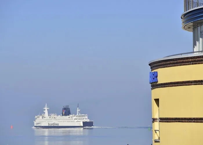 Strand-hotel Huebner Hotel 4*