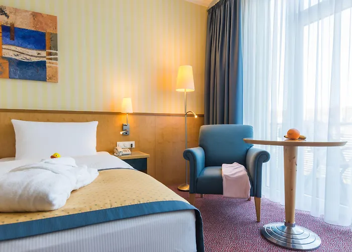 Strand-hotel Huebner Отель 4*