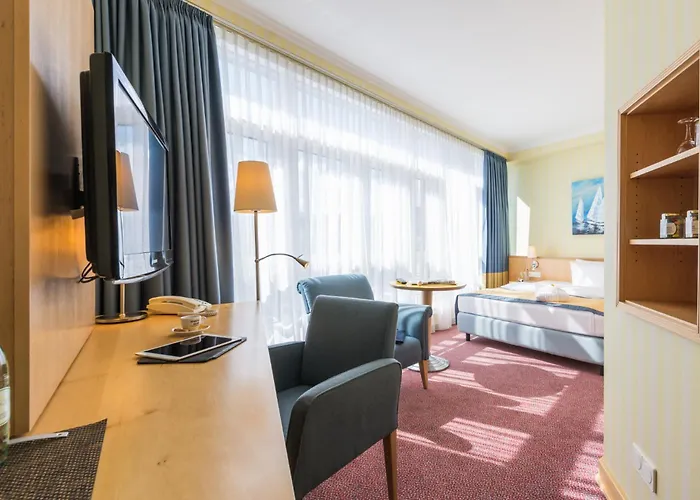 Strand-hotel Huebner Отель Росток