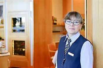 Strand-hotel Huebner Отель Росток