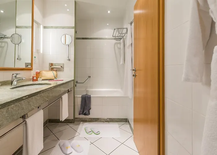 Strand-hotel Huebner Росток